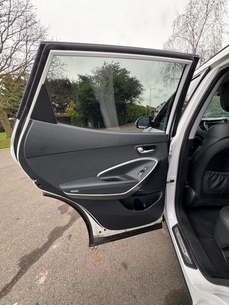 Used Hyundai Santa Fe 2016 for sale - 76973809: Photo 17