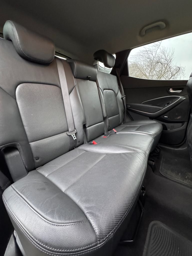 Used Hyundai Santa Fe 2016 for sale - 76973809: Photo 18