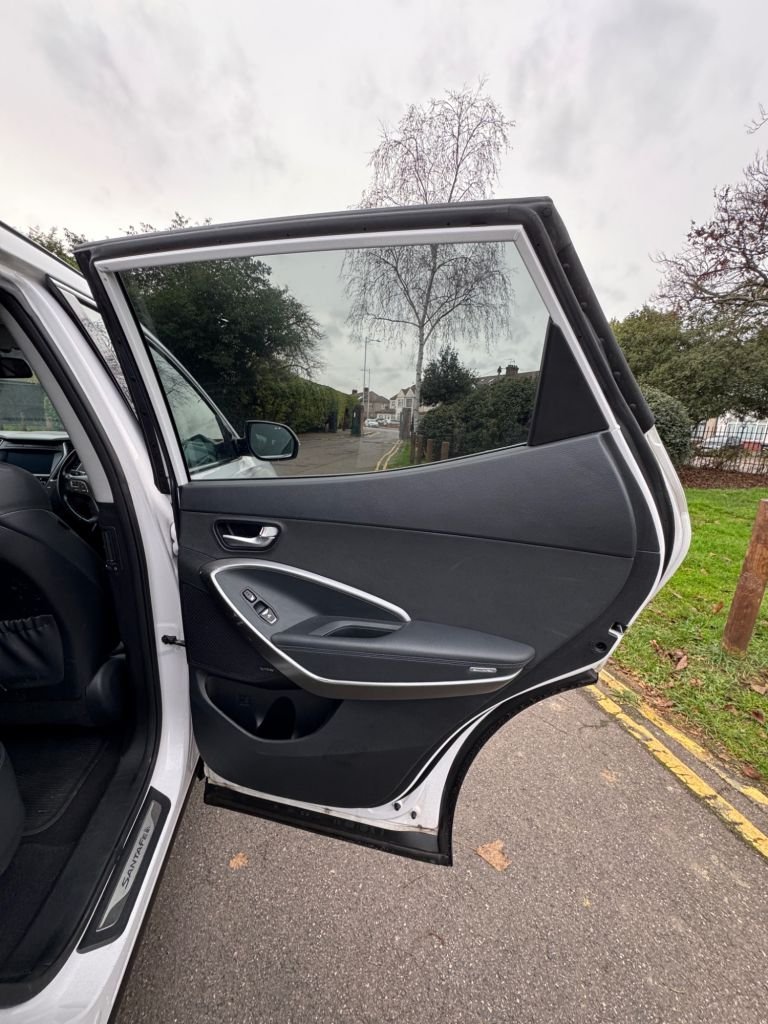 Used Hyundai Santa Fe 2016 for sale - 76973809: Photo 19