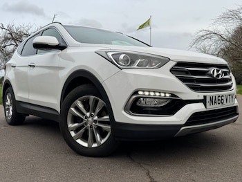 Used Hyundai Santa Fe 2016 for sale - 76973809: Photo