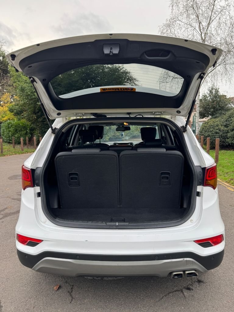 Used Hyundai Santa Fe 2016 for sale - 76973809: Photo 25