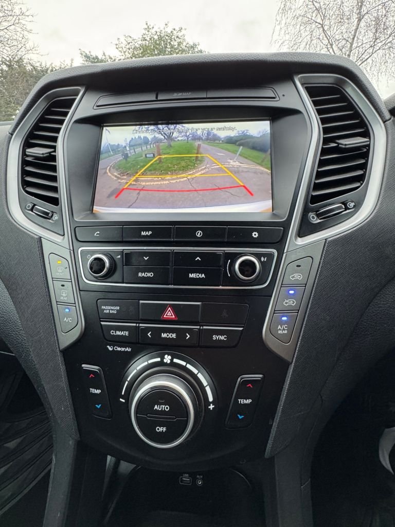 Used Hyundai Santa Fe 2016 for sale - 76973809: Photo 31