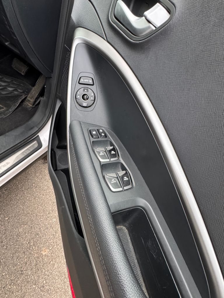 Used Hyundai Santa Fe 2016 for sale - 76973809: Photo 35