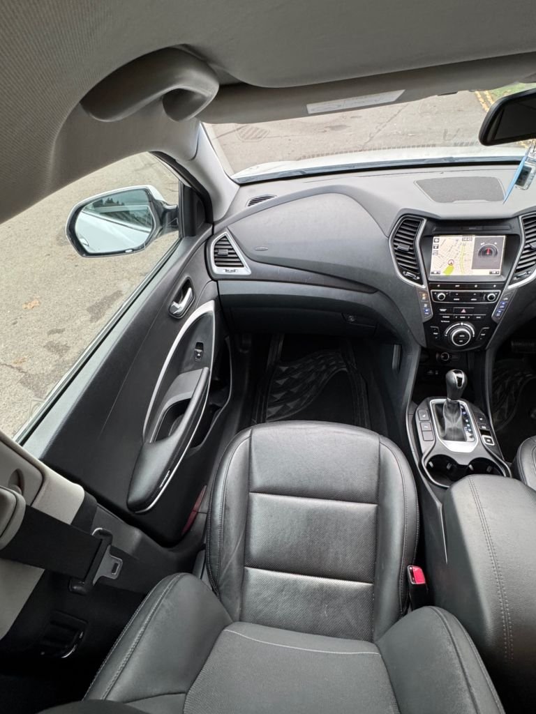 Used Hyundai Santa Fe 2016 for sale - 76973809: Photo 38