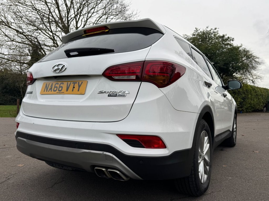 Used Hyundai Santa Fe 2016 for sale - 76973809: Photo 9