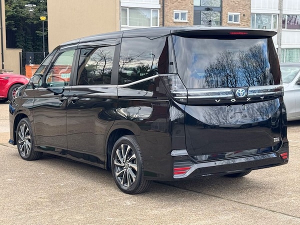 Used Toyota Voxy 2025 for sale - 74963926: Photo 8