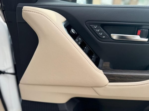 Used Toyota Landcruiser 2023 for sale - 74964366: Photo 38