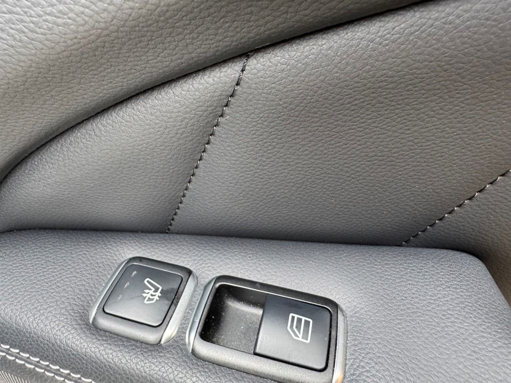 Used Mercedes-Benz CLS 2012 for sale - 77642727: Photo 40