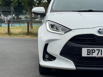 Used Toyota Yaris 2022 for sale - 79032340: Photo