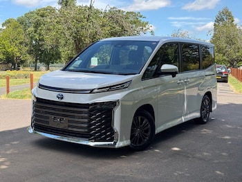 Used Toyota Voxy 2025 for sale - 79114258: Photo