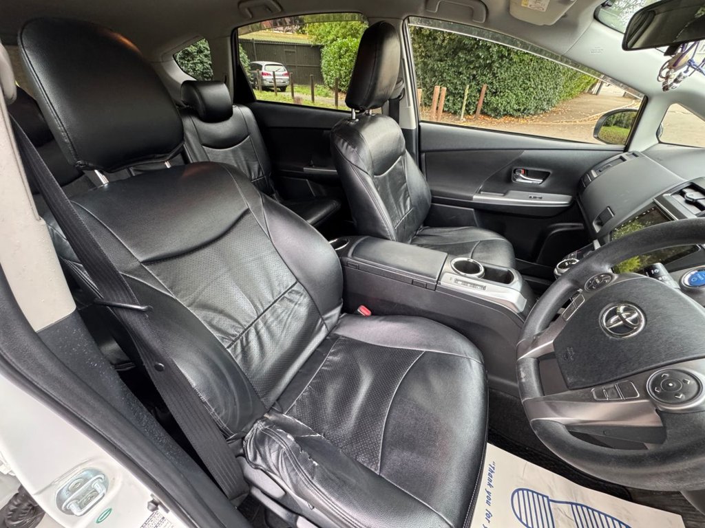 Used Toyota Prius+ 2022 for sale - 76313209: Photo 13