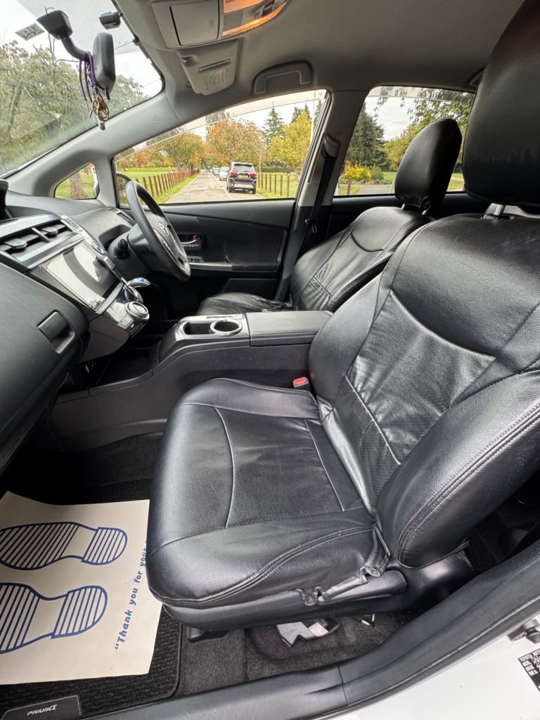 Used Toyota Prius+ 2022 for sale - 76313209: Photo 15