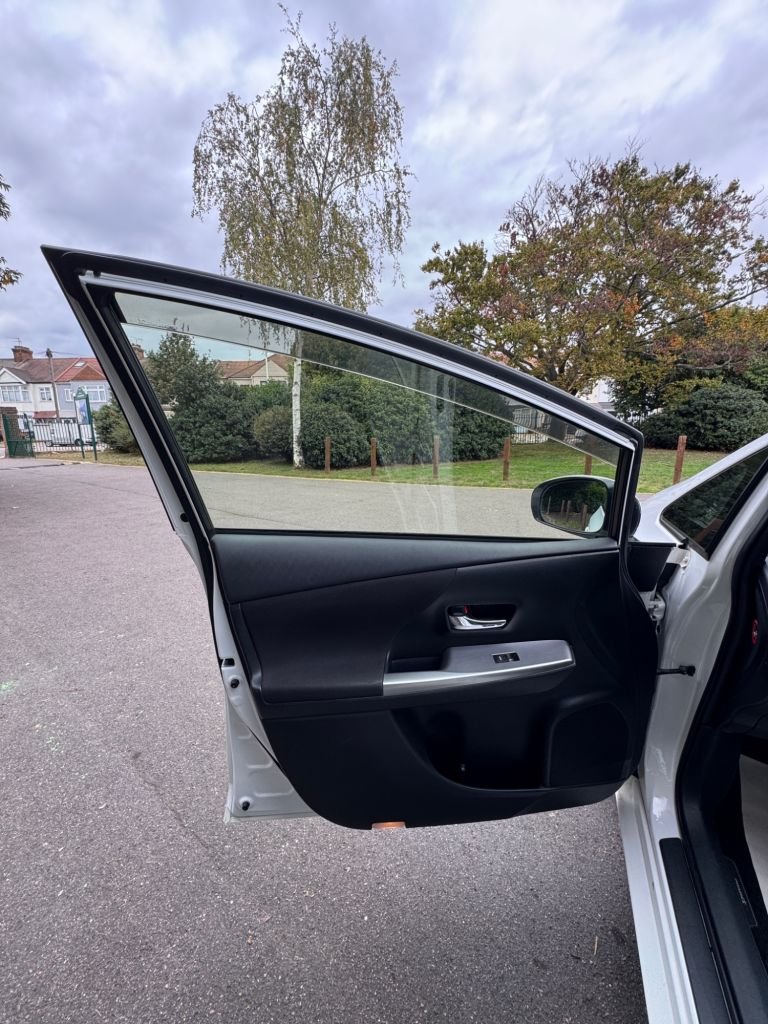 Used Toyota Prius+ 2022 for sale - 76313209: Photo 16