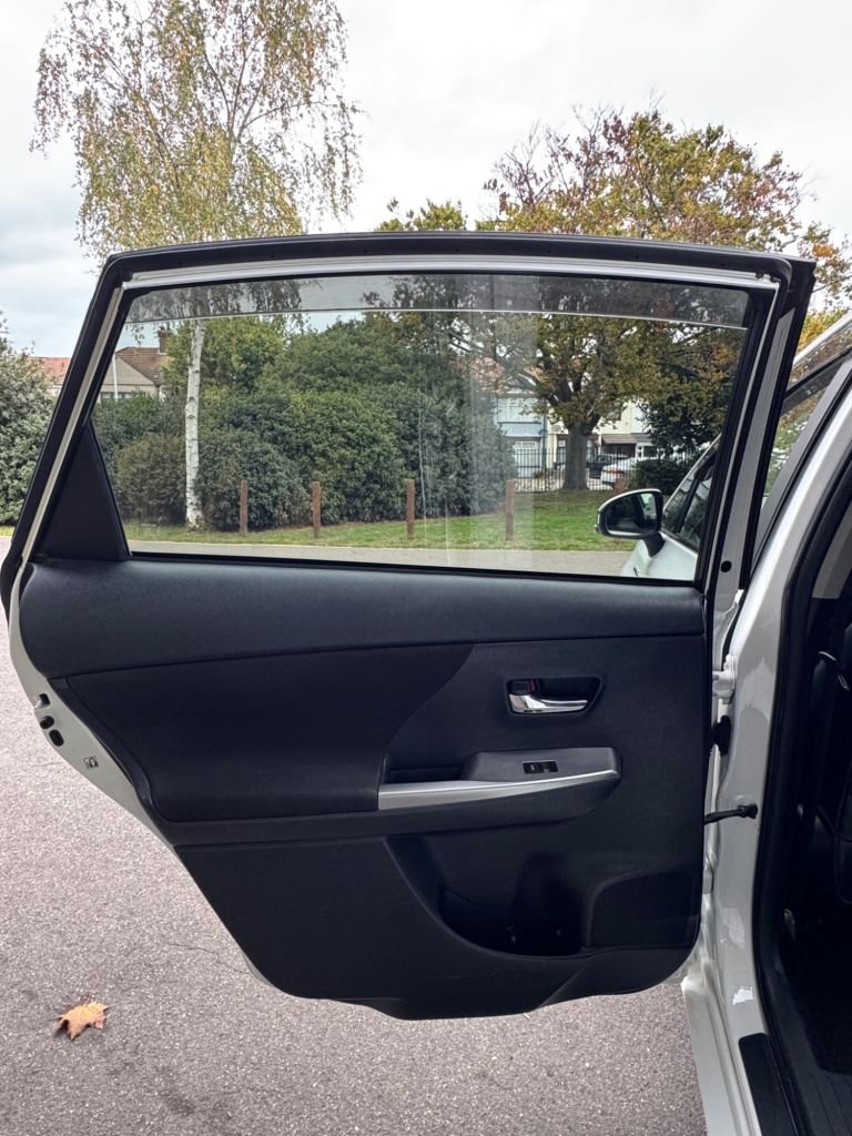 Used Toyota Prius+ 2022 for sale - 76313209: Photo 18