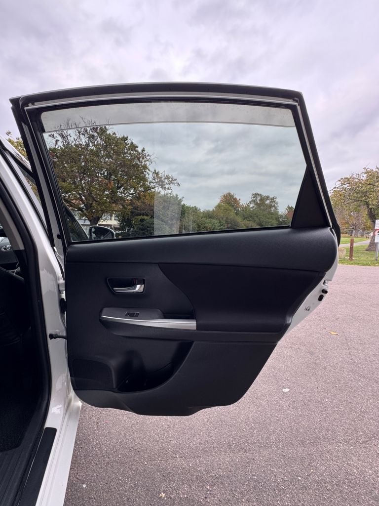 Used Toyota Prius+ 2022 for sale - 76313209: Photo 20