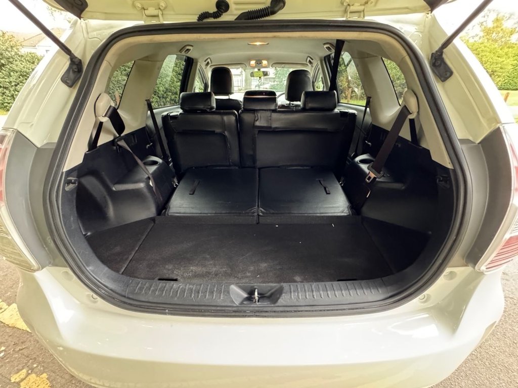 Used Toyota Prius+ 2022 for sale - 76313209: Photo 24