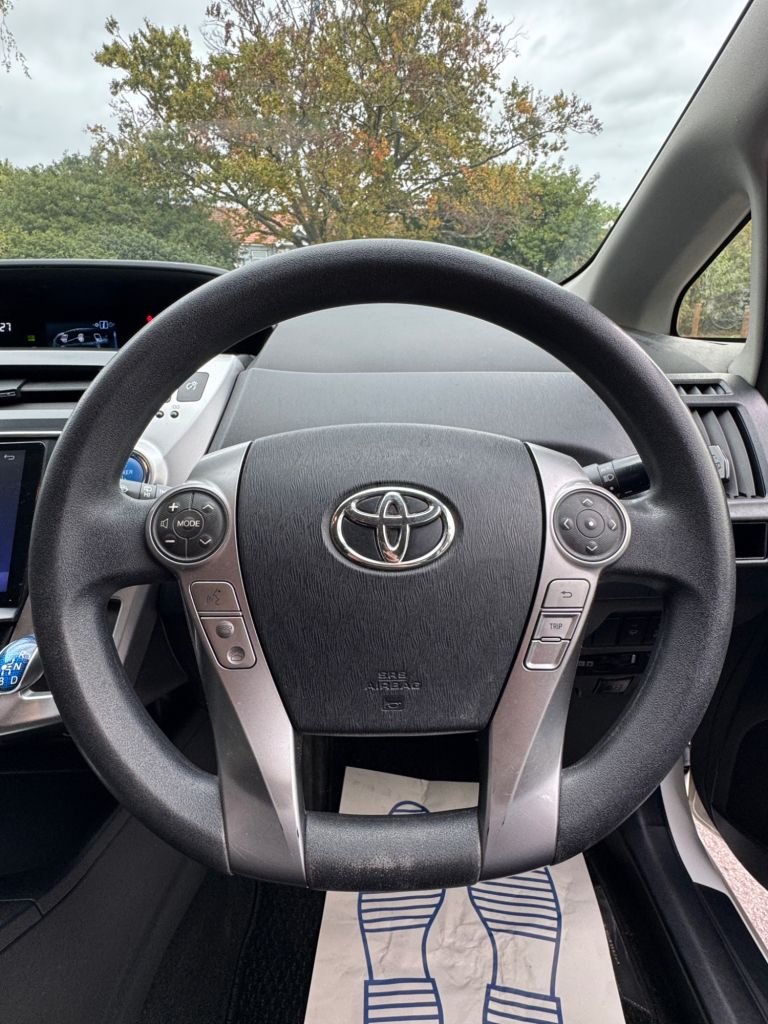 Used Toyota Prius+ 2022 for sale - 76313209: Photo 30