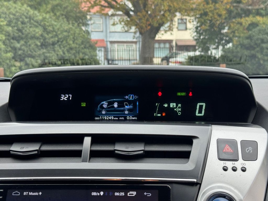 Used Toyota Prius+ 2022 for sale - 76313209: Photo 31