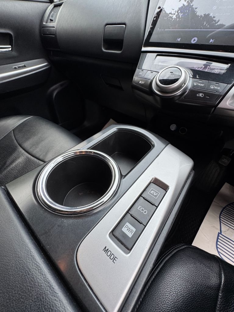 Used Toyota Prius+ 2022 for sale - 76313209: Photo 34