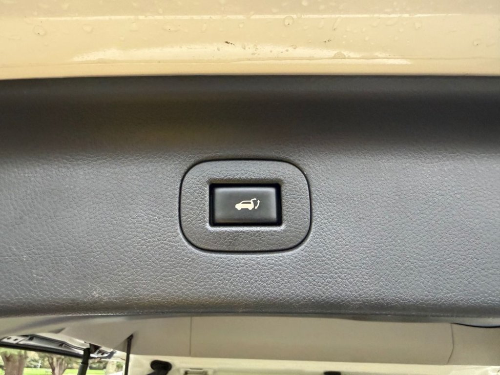 Used Nissan Elgrand 2013 for sale - 76962526: Photo 26