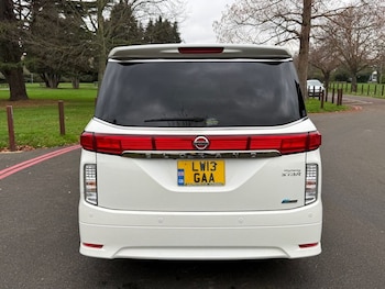 Used Nissan Elgrand 2013 for sale - 76962526: Photo