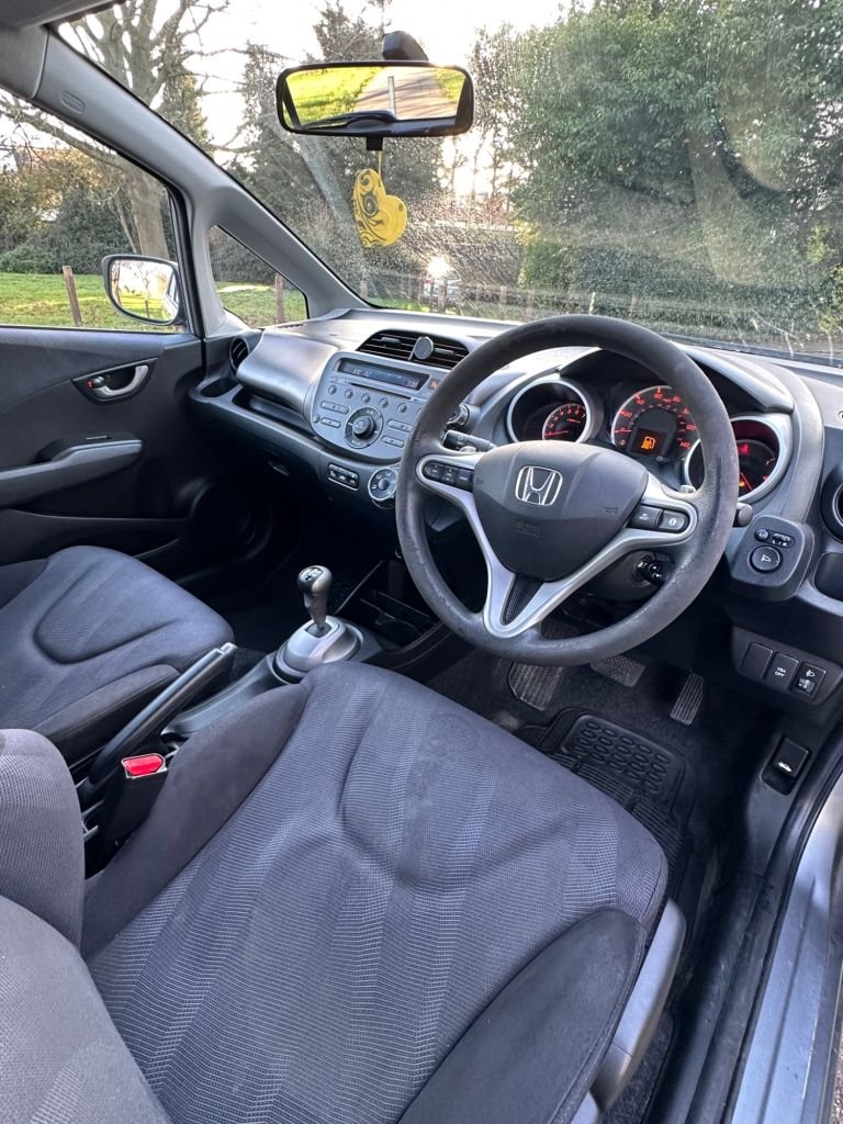 Used Honda Jazz 2010 for sale - 76934602: Photo 11