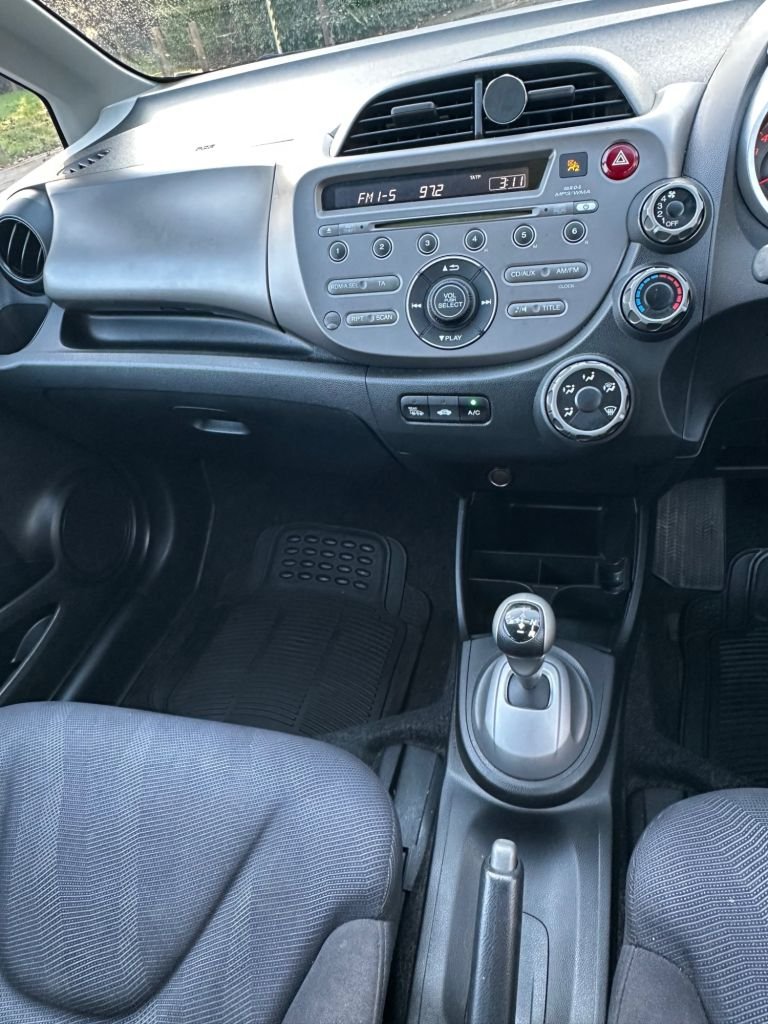 Used Honda Jazz 2010 for sale - 76934602: Photo 28