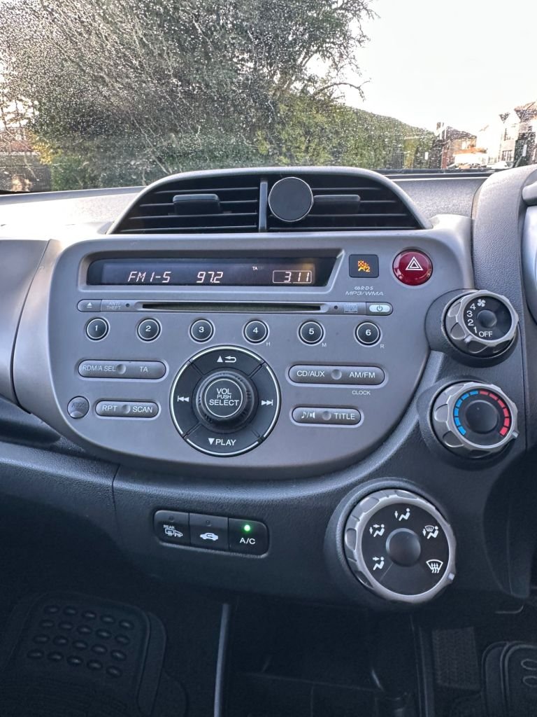 Used Honda Jazz 2010 for sale - 76934602: Photo 29