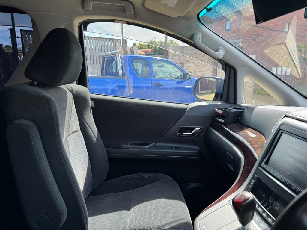 Used Toyota Alphard 2025 for sale - 77547595: Photo 40