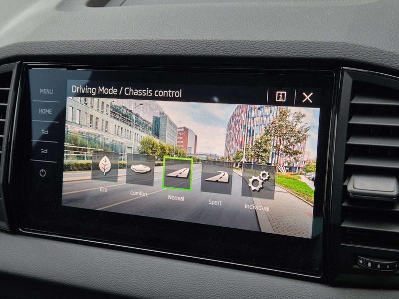 Used Skoda Karoq 2025 for sale - 76882516: Photo 16