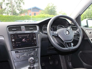 Used Volkswagen Golf 2020 for sale - 78685604: Photo