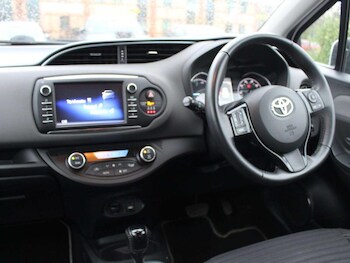 Used Toyota Yaris 2018 for sale - 77427169: Photo