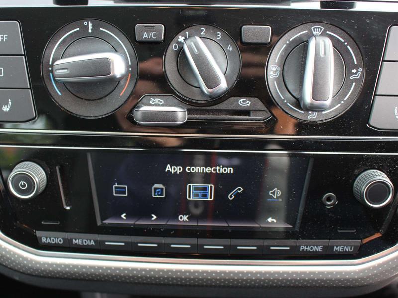 Used Volkswagen up! 2018 for sale - 76382342: Photo 30