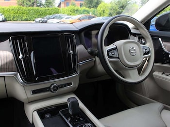 Used Volvo V90 2022 for sale - 78768000: Photo
