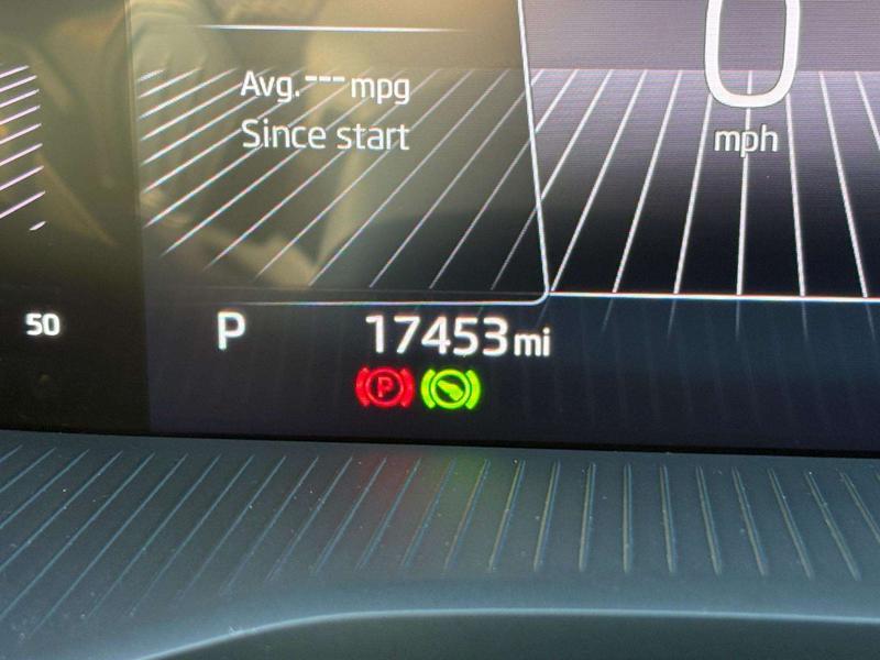 Used Skoda Karoq 2023 for sale - 77989060: Photo 8