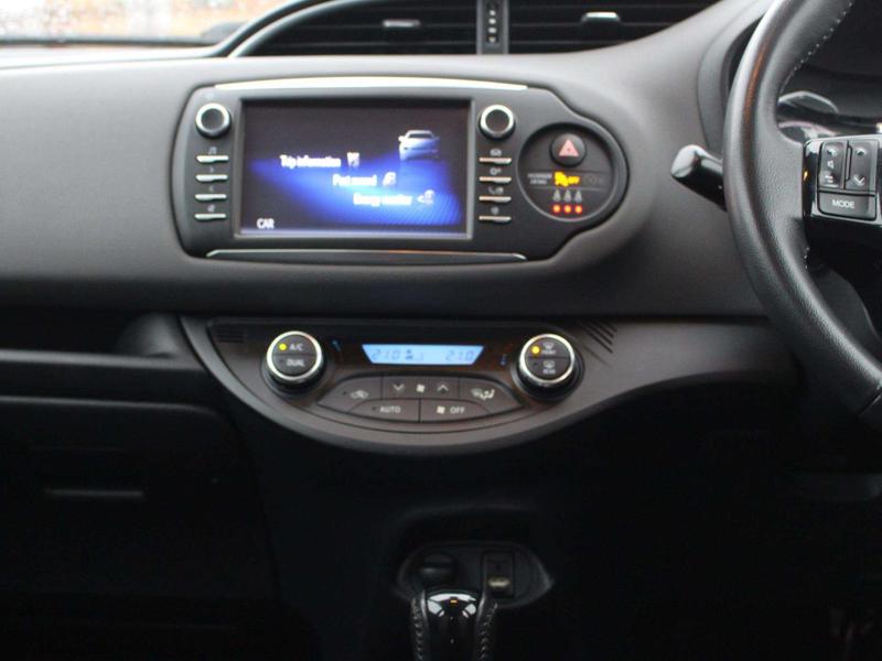 Used Toyota Yaris 2018 for sale - 77834330: Photo 12