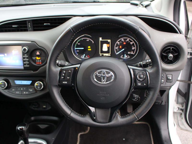 Used Toyota Yaris 2018 for sale - 77834330: Photo 18