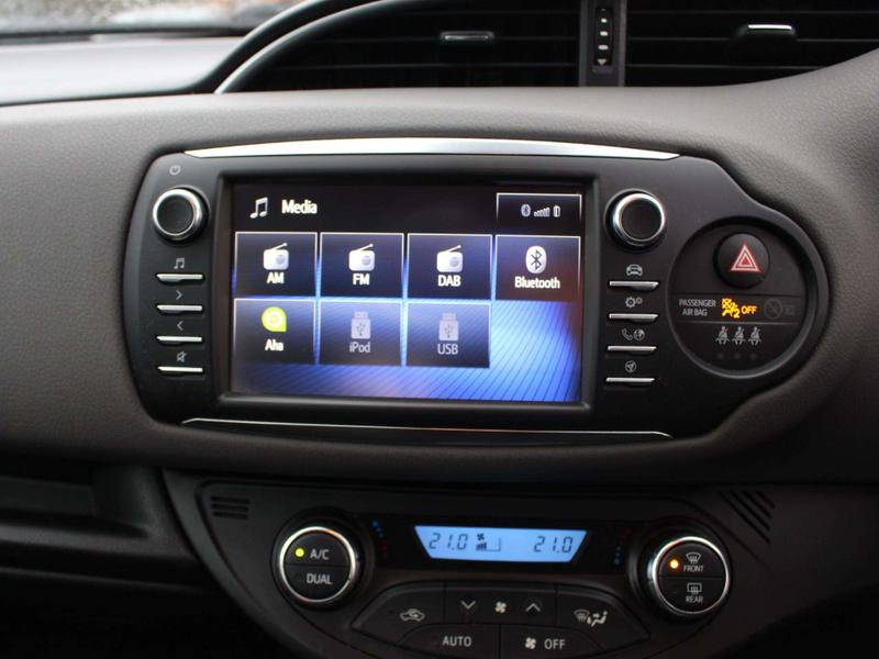 Used Toyota Yaris 2018 for sale - 77834330: Photo 24