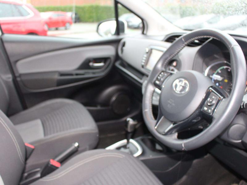 Used Toyota Yaris 2018 for sale - 77834330: Photo 6