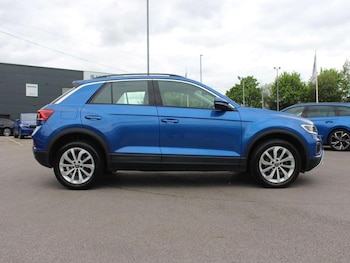 Used Volkswagen T-Roc 2023 for sale - 78463153: Photo