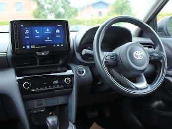 Used Toyota Yaris Cross 2024 for sale - 79050553: Photo