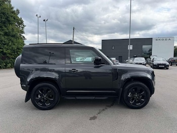 Used Land Rover Defender 2024 for sale - 78942364: Photo