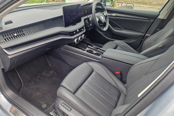 Used Skoda Superb 2024 for sale - 76196636: Photo 2