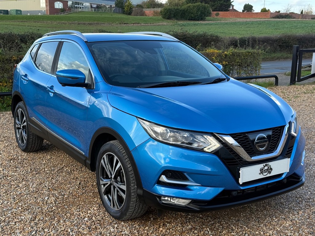 Used Nissan Qashqai 2017 for sale - 76544643: Photo 2