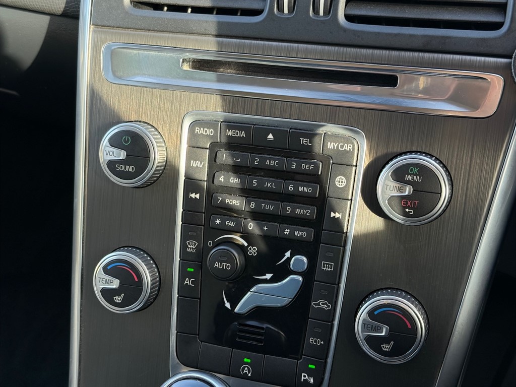 Used Volvo XC60 2015 for sale - 75844055: Photo 38
