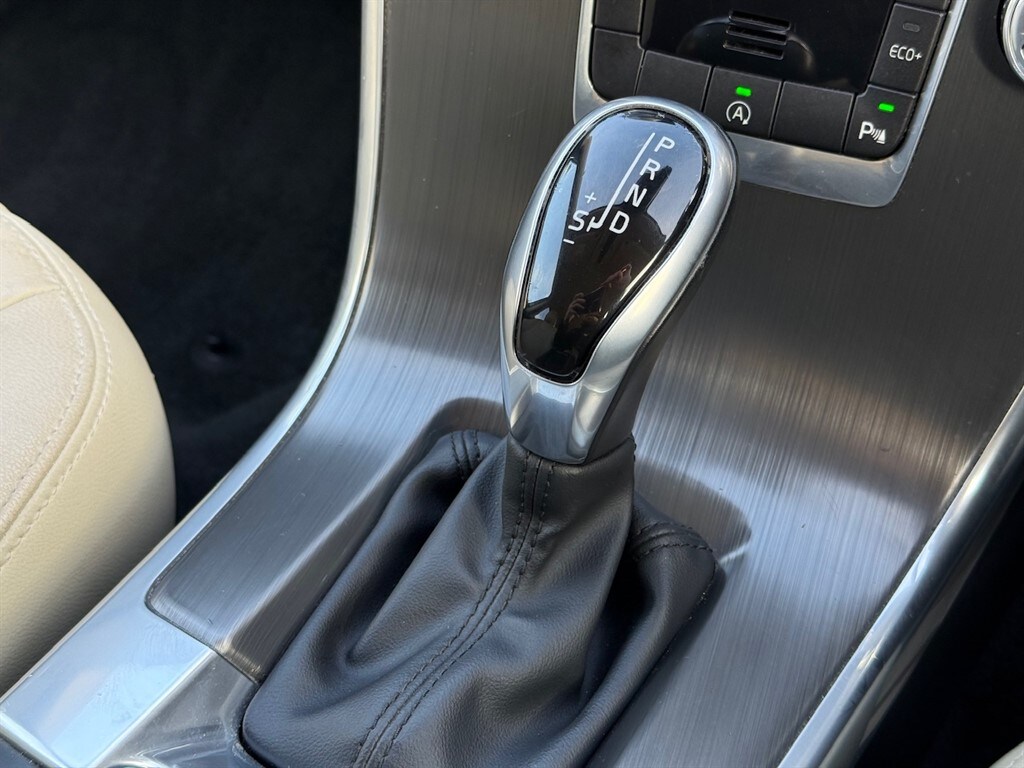 Used Volvo XC60 2015 for sale - 75844055: Photo 39