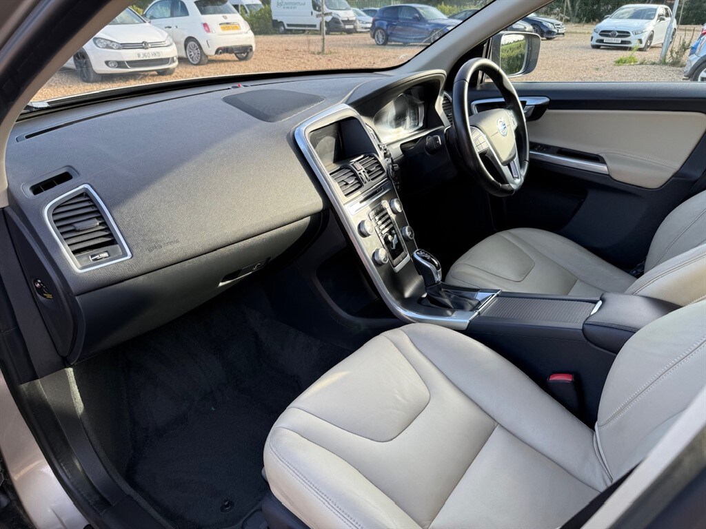Used Volvo XC60 2015 for sale - 75844055: Photo 44