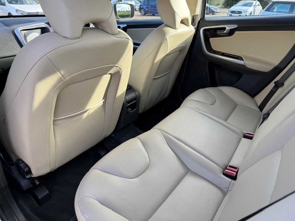 Used Volvo XC60 2015 for sale - 75844055: Photo 47