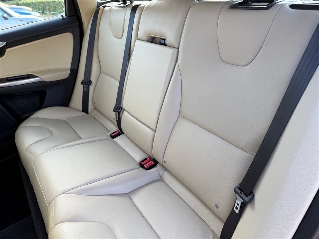 Used Volvo XC60 2015 for sale - 75844055: Photo 48