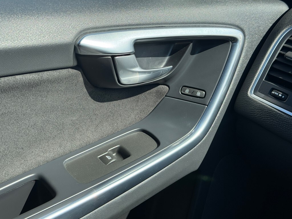 Used Volvo XC60 2017 for sale - 75844034: Photo 47